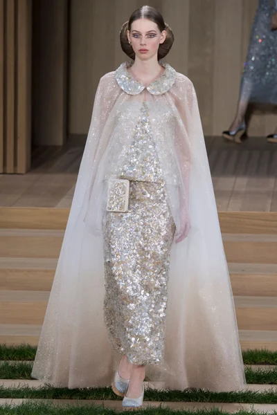 Look 60